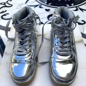 Kids sneakers! Good condition